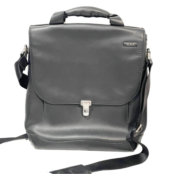 Tumi Black Leather Compact Shoulder Strap Laptop Work Bag Travel